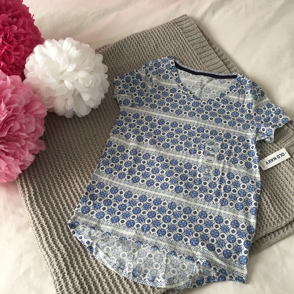 Old Navy Blue & White Patterned Tee
